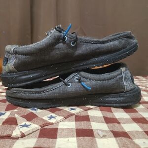 Hey Dude Wally Youth Size 6 Camo And Grey Slip-On Loafers